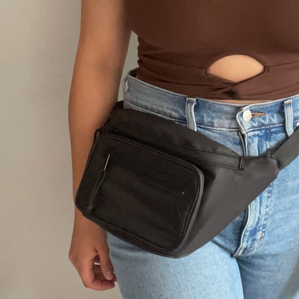 Urban Expressions Black Belt Bag